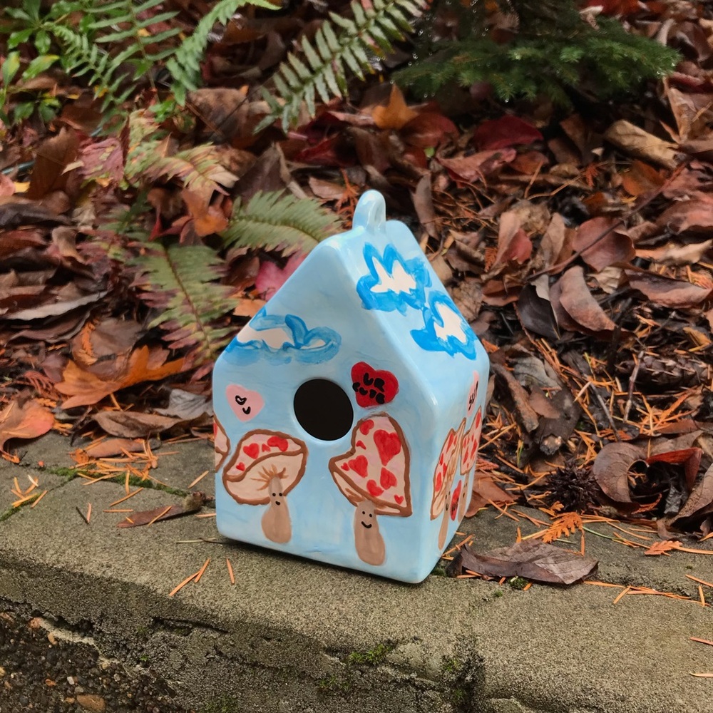 🔥 Cute Ceramic Blue Birdhouse - Hand-Painted - Fairycore Birding Garden Gift 🔥